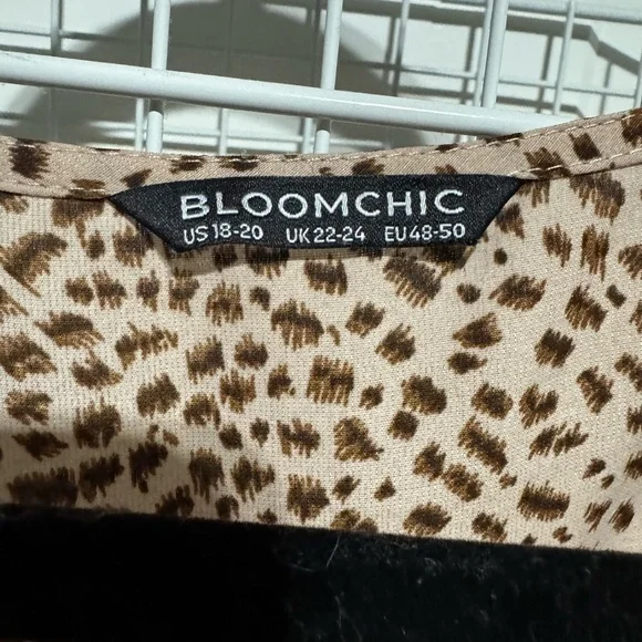 BloomChic 18-20 2XL Flowy Leopard Print Wrap Dress - Picture 4 of 5